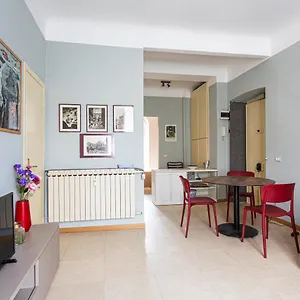 Your Nest In - Via Cantoni Apartamento